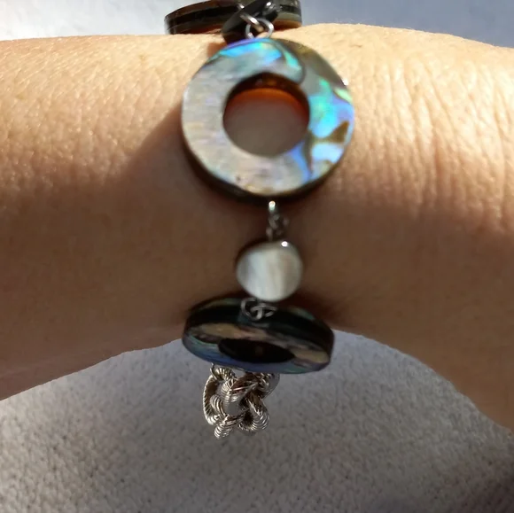 Abalone Shell Bracelet - Picture 2 of 3